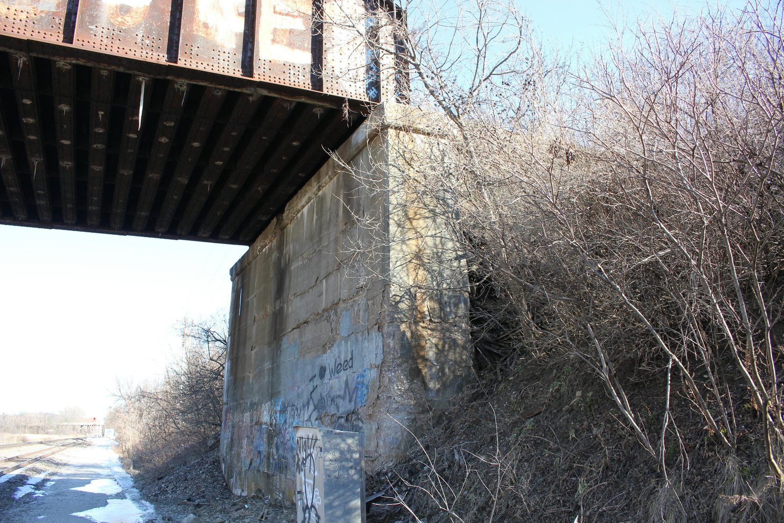 East abutment